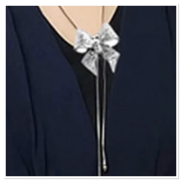 Gorgeous Silver Bow Tassel Necklace - Picture 2 of 3